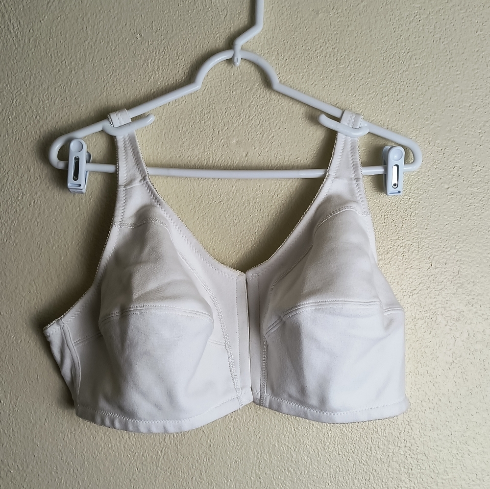 Comfort Choice 46C White Full-Coverage Bra Wire Free Ajustable Sportl